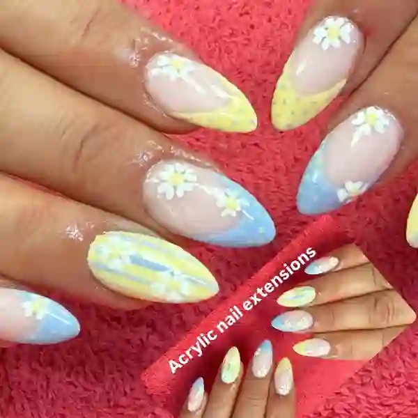 Summer daisy floral nail art in yellow and blue